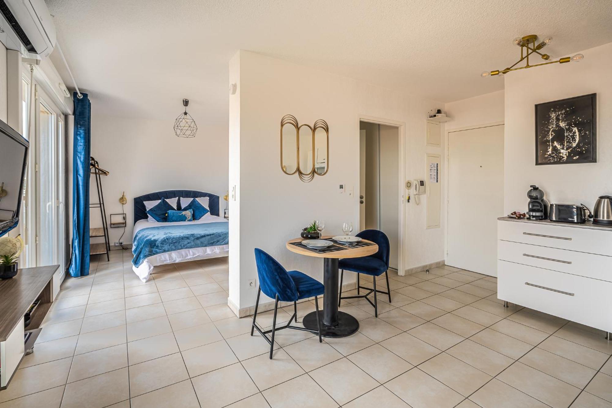 Appartement "Cote Canal", Terrasse , Climatisation , Parking Prive Narbonne Exterior photo
